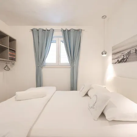 Floresita Apartmán *