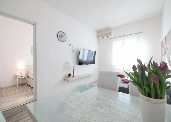 Floresita Apartment