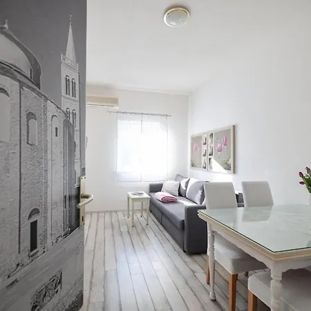 Apartament Floresita *